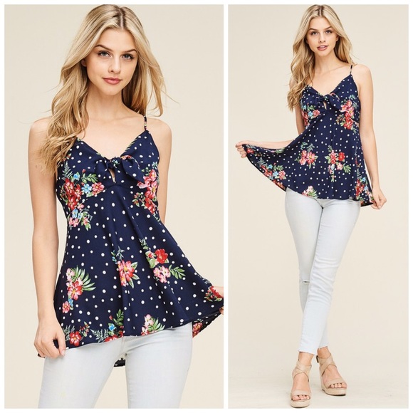 LAST 2! 💕 Front Bow Sleeveless Floral Top! - Picture 3 of 8